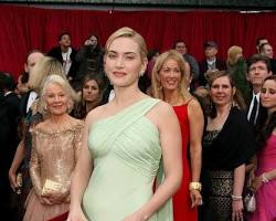 Image of Kate Winslet in Valentino dress