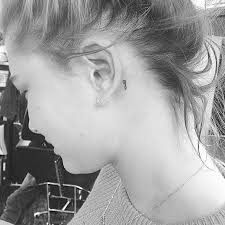 Mais, derrière l'oreille, le degré de douleur est unique. Premier Tatouage Femme Des Idees Discretes Et Originales Que Vous Allez Apprecier Mesdames