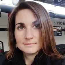 Larissa ile bağım tam bu noktada başladı ama arkası. Dr Larissa Daria Meier