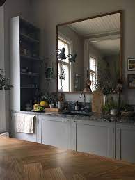 Not all houses are gigantic, and not everyone is lucky to have long, sleek, and stylish kitchens. 9 1 Mirror In Kitchen Ideas That Will Blow Your Mind Decoholic