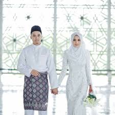 Check spelling or type a new query. 20 Model Baju Pengantin Modern Dan Adat Terbaru 2019