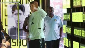 ¡Ronaldo Revoluciona Hong Kong! ¿Impacto en restaurantes y Supercopa Saudí? - Imagen principal del artículo