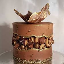 At piece a cake we try to create special birthday cakes uniquely matched to the personality and style of the one celebrating their birthday! Chocolate Fault Line Cake Cakesofinstagram Cakescakescakes Chocolatecake Cakebake Chocolate Cake Decoration Chocolate Cake Designs Birthday Cake Chocolate