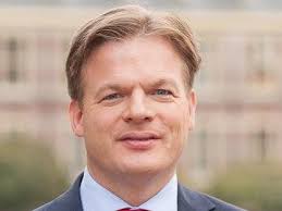 Omtzigt is razend populair onder kiezers, maar zijn politieke collega's in den haag zijn geen fan. Pieter Omtzigt Moet Lijsttrekker Cda Worden Tk 2017 Petities Nl