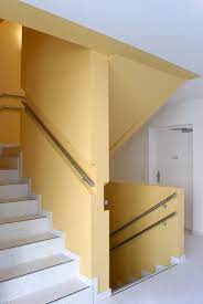 Latexfarben Eignen Sich Vorallem Im Treppenhaus Und Flur Acrylat Latexfarben Sind Spezielle Farben Fur Stark Beanspruchte Wandf Latexfarbe Innenfarbe Farben