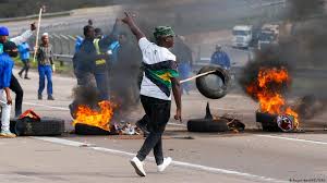 South africa has three capital cities: South Africa Violent Rioting Grips Cities In Wake Of Zuma Jailing News Dw 11 07 2021