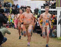 Naked Run At Festival : r/PublicBoys