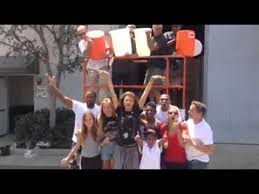 Philadelphia 76ers guard matisse thybulle is known on the court for being one of the best defenders in the league. Zendaya Als Ice Bucket Challenge Youtube