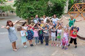 Standort der schule mit dem bayernatlas anzeigen. Stressfrei Durch Den Schulalltag Aok Bayern Unterstutzt Pilotprojekt Entspannt Und Konzentriert An Der Grundschule Reutersbrunnenschule Bayern