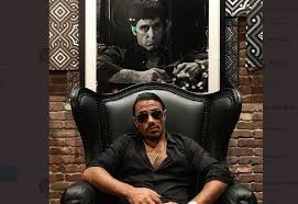Nusret gökçe (nusret) kimdir?kendi adıyla açtığı bir et restoranı zincirinin sahibidir. New York Turkischer Star Metzger Nusret Muss 230 000 Dollar An Ex Mitarbeiter Zahlen Nex24 News
