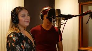 Mario delgado jr ft valentina elizalde vuelve cariñito aut. Mario Delgado Jr Se Encuera Y Posa Como Bad Bunny En Cuarentena La Verdad Noticias