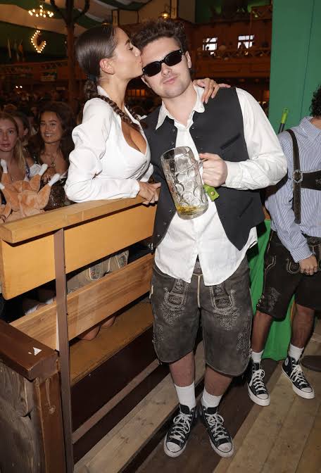 Leni Klum und ihr Freund Aris auf den Wiesn: Liebesausflug mit Hendl und  Bier | Unterhaltung | BILD.de