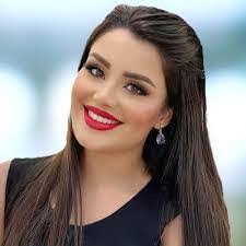 Shelly Black's Instagram, Twitter & Facebook