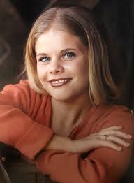 Genevieve “Genny” Rose Schlosser Lovett, age 39, of Somerset, Kentucky  passed from this life Monday, October 17, 2022. Genevieve was born February  28, 1983 to Rick Schlosser and Marcia Poage Coomer in