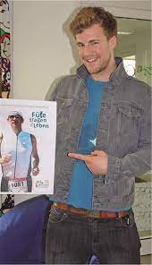 I feel sorry for all of you who don't understand the german language. Luke Mockridge Ubernimmt Die Schirmherrschaft