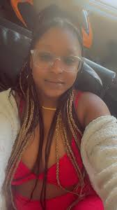 OK, this is not old at all, but lets use it as a starting point. SHOW ME  YOUR MATCHBOOKS! Let's see who has the oldest.