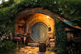 Hobbiton Is A Real Place In New Zealand This Is What It Looks Like The Hobbit Hobbit House Hobbit Hole