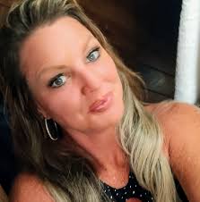 do u have to book for a mickey pizza in bella notre ? where is it beside ??