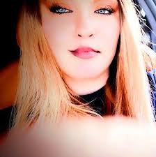 Hello! I'm a single mom and I'm looking for work!! I have full availability  and a reliable babysitter and transportation, I am very good in the food  industry, I can also do