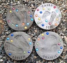 Kid Footprint Stepping Stones Not Only Functional But Also Can Be Used To Decorate Your Garden Make Th Stepping Stones Diy Gardening For Kids Stepping Stones