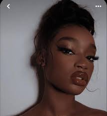 Malika Henry (@rose_beauty_makeupartist)