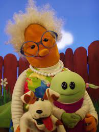 Nanalan' — Puppet island