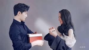 Là tia nắng ấm là em đến bên anh cho vơi đi ưu phiền ngày hôm qua. Poster Em La Niá»m Kieu Hanh Cá»§a Anh Ä'á»‹ch Lá»‡ Nhiá»‡t Ba Bá»‹ Che Kem Sáº¯c