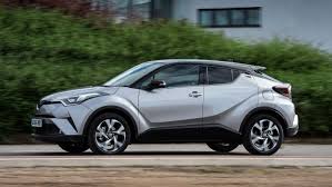 Kullanıcısını yarı yolda bırakmaz,eğer bayi ile sorun yaşarsanız bile genel merkezi arayınca kesin çözülür. Toyota C Hr 2017 Review Car Magazine