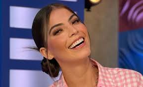 Esmeralda Ugarte's Instagram, Twitter & Facebook