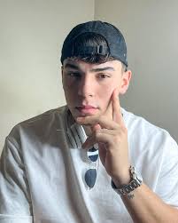 𝐍𝐨 𝐝𝐞𝐣𝐞𝐬 𝐝𝐞 𝐜𝐫𝐞𝐞𝐫.