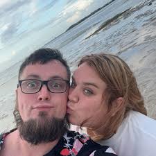 What causes the lil red lights to flash