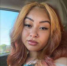 BEWARE... Sarah flowers has popped back up scamming people with photo  sessions,taking a deposit,and not showing up...DO NOT GIVE HER MONEY!!!She  isn't in this group,but she is out there!!! Book here for