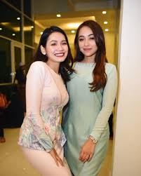 Hubungan mereka yang tidak kesampaian itu turut dikatakan berpunca daripada kehadiran pelakon sensasi oktovia manrose. 8 Tahun Menjanda Oktovia Manrose Tak Menggelupur Cari Suami Baru