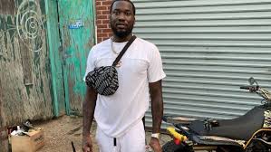 (hey, you gotta look good when you're dating nicki minaj.) Meek Mill Chanel 1600x900 Wallpaper Teahub Io