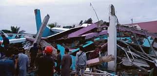 Pusat gempa bumi berada pada 103 kilometer barat daya kabupaten sumba barat dengan kedalaman 10 kilometer, kata arief, dikutip dari tak lama kemudian, gempa bumi dengan magnitudo 5,2 kembali mengguncang sumba barat. Gempa Sulawesi Barat 6 2 Sr Bangunan Porak Poranda Pojoksatu Id