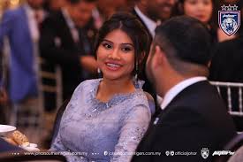 Menurut tmj, isteri baginda telah melahirkan seorang putera yang juga putera kedua keluarga diraja ini selepas tunku iskandar abdul jalil abu bakar ibrahim dilahirkan pada 14 oktober 2017. 5 Foto Baby Bump Cik Puan Khaleeda Isteri Tengku Mahkota Johor Laman Gosip Dan Informasi Terkini