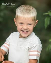 Moonlight Designs Photography by Sarah Stickney added 3 new photos to the  album: || Uhl Family 2025 ||.