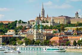 The oldest part of budapest, main square (fo ter) sits surrounded by baroque buildings and a number of cafes, restaurants, and pubs. 17 Top Rated Tourist Attractions In Budapest Planetware