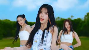 Bts took home the win with 8,300. Fromis 9 We Go Who S Who K Pop Database Dbkpop Com