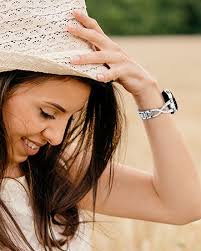 Amazon.com: G-ficu Butterfly Band for Samsung Galaxy Watch 4 Band & Galaxy  Watch 5 Band-40mm with Screen Protector Case, 20mm Quick Release Women  Diamond Metal Watch Band & Bling Protective Cover Case (