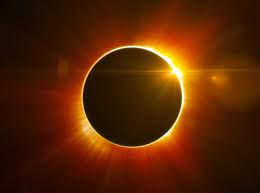 Sverigevid dagens solförmörkelse kommer det från svenskt perspektiv se ut som att någon har tagit sig ett bett i solen. En Ny Tid Astrobloggen Damernas Varld