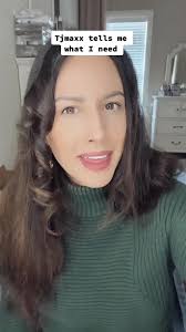 How am I just now finding out about this cordless hair curler?!? All of you  ladies are holding out