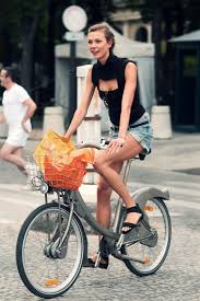 Celebs Cycling Karlie Kloss Bicycle Chic Cycling Fashion Bicycle Girl