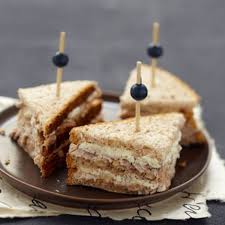 Club Sandwich Au Thon Et Fromage Frais Recette Au Fromage Recette Recettes De Fromage De Chevre Sandwich Au Thon Club Sandwich