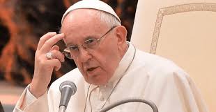 Papa francesco si è seduto sulla sedia che gli è stata preparata, ha ammirato la sindone e poi si è secondo alcune fonti che hanno mangiato oggi con papa bergoglio, il pranzo si è svolto in un clima. L Appello Di Papa Francesco Per Il Medio Oriente Basta Guerra