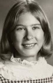 Mary Santa's Instagram, Twitter & Facebook