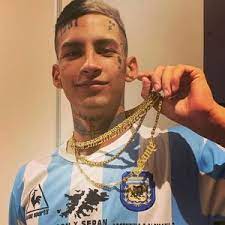 Cumbia music performer and artist who gained fame in argentina's music scene with the 2018 singles uno mas uno and pinto el calor. in early 2021, he boasted more than 2 million total plays on spotify. L Gante Rkt Papu Dj Last Fm