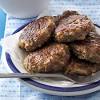 To reduce baking time, divide the layers of bread, spinach, vegan sausage, and cheese into individual gratin dishes. 1