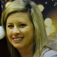 Tessa Dean's Instagram, Twitter & Facebook