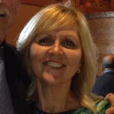 Lisa Mitchener's Instagram, Twitter & Facebook